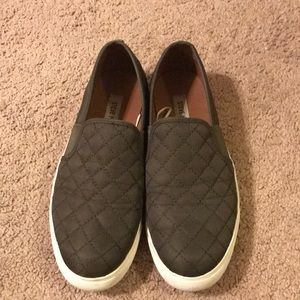 Olive green Steve Madden Ecentrcq slip on sneaker